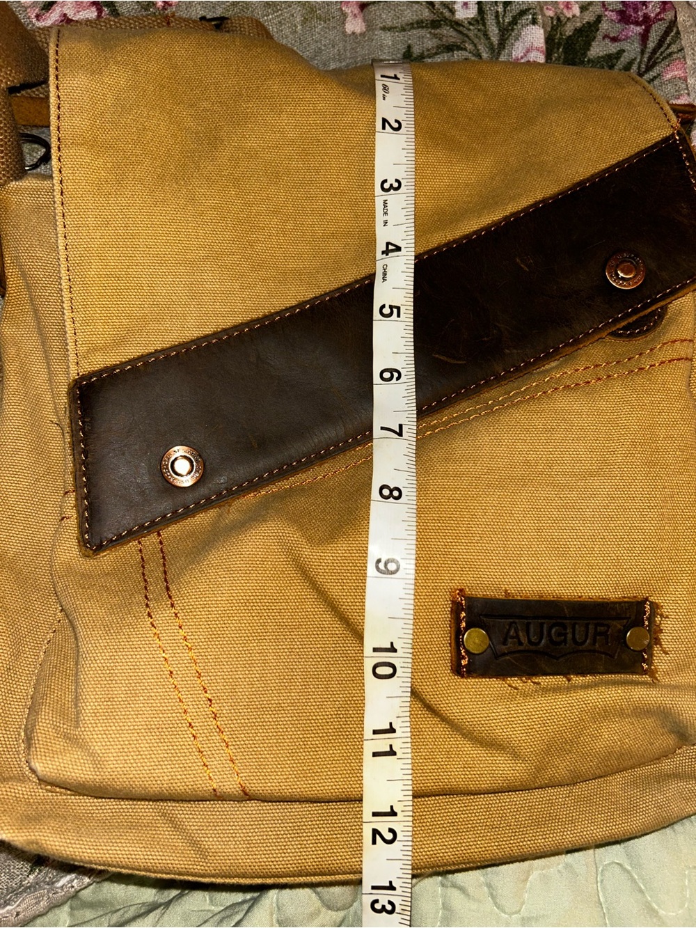 Preloved Auger Canvas Messenger Bag
